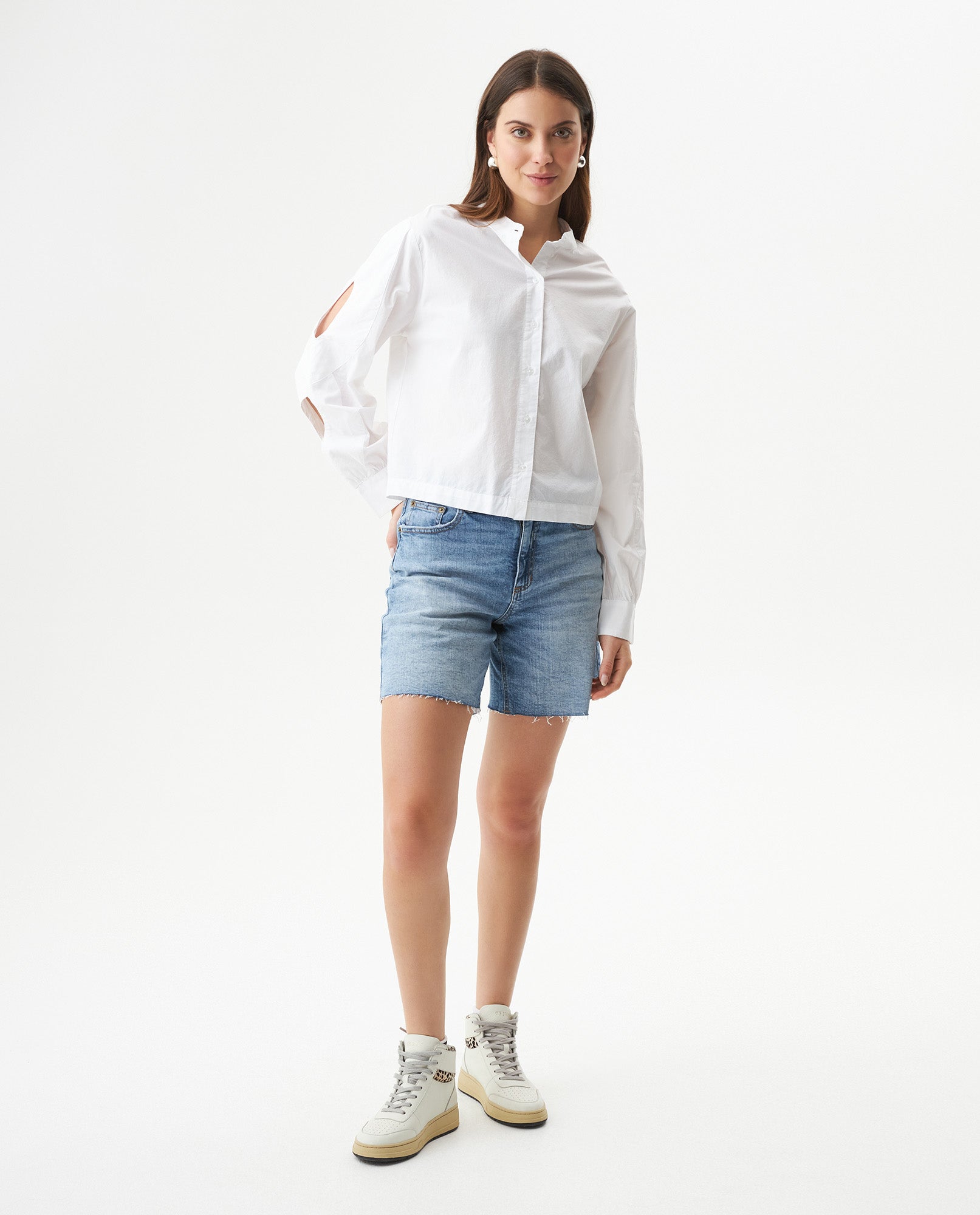 Women's Mandarin Collar Cropped Straight Shirt in Cotton, Coastline - 3