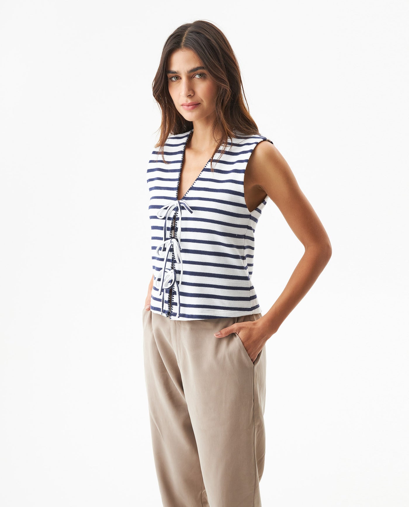 Women's Decorative V-Neck Sleeveless Shirt in Polyester-Cotton Blend, Moonlight - 2