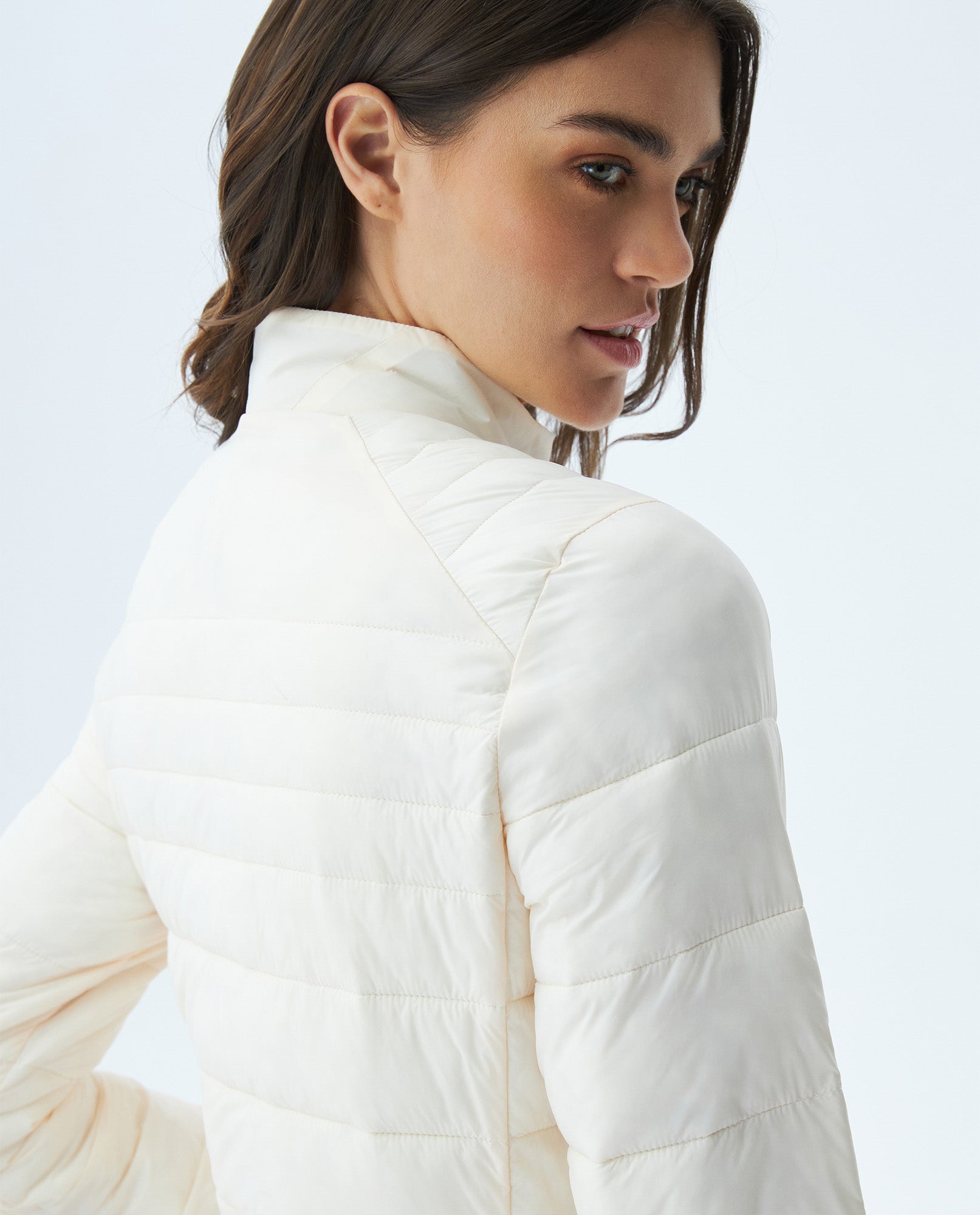 Womens Quilted Water-Resistant Packable Jacket with Storage Bag - White 63_720E000_BLA120601_6