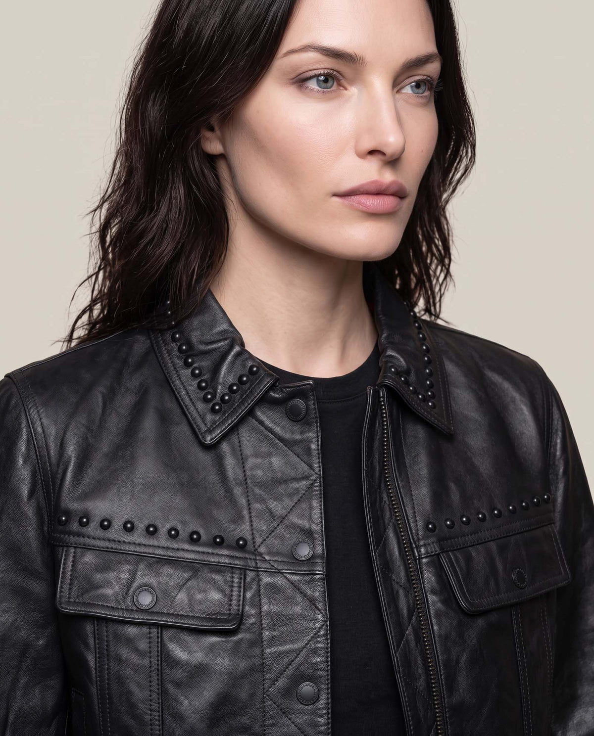 Women´s Studded Leather Jacket - Black 63_724D407_NEG193909_5