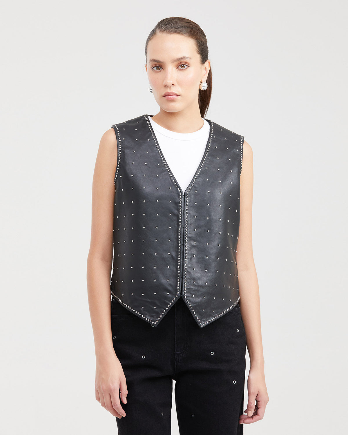 LEATHER VEST STUDS