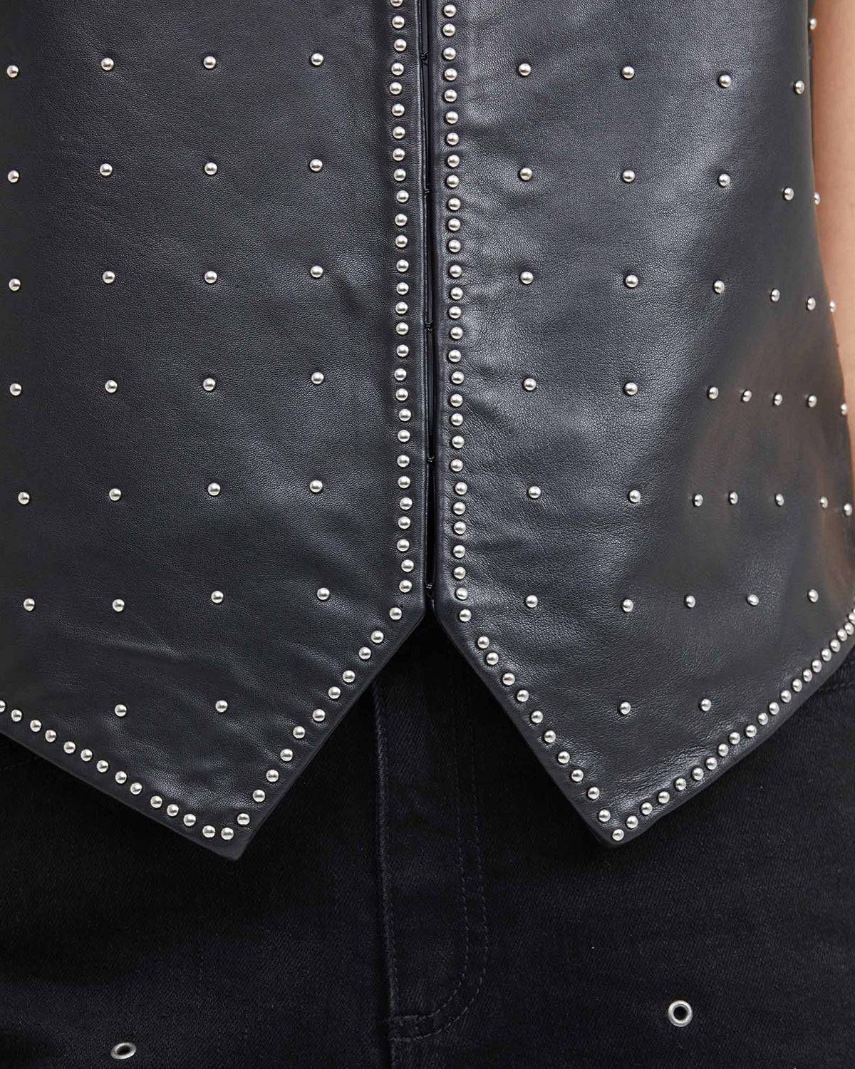 LEATHER VEST STUDS