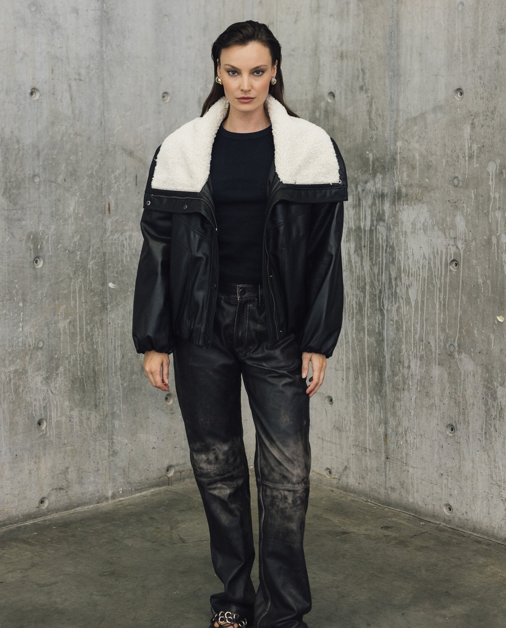 Womens Leather Voluminous Jacket - Special Collection - Black 63_727H506_NEG194007_3