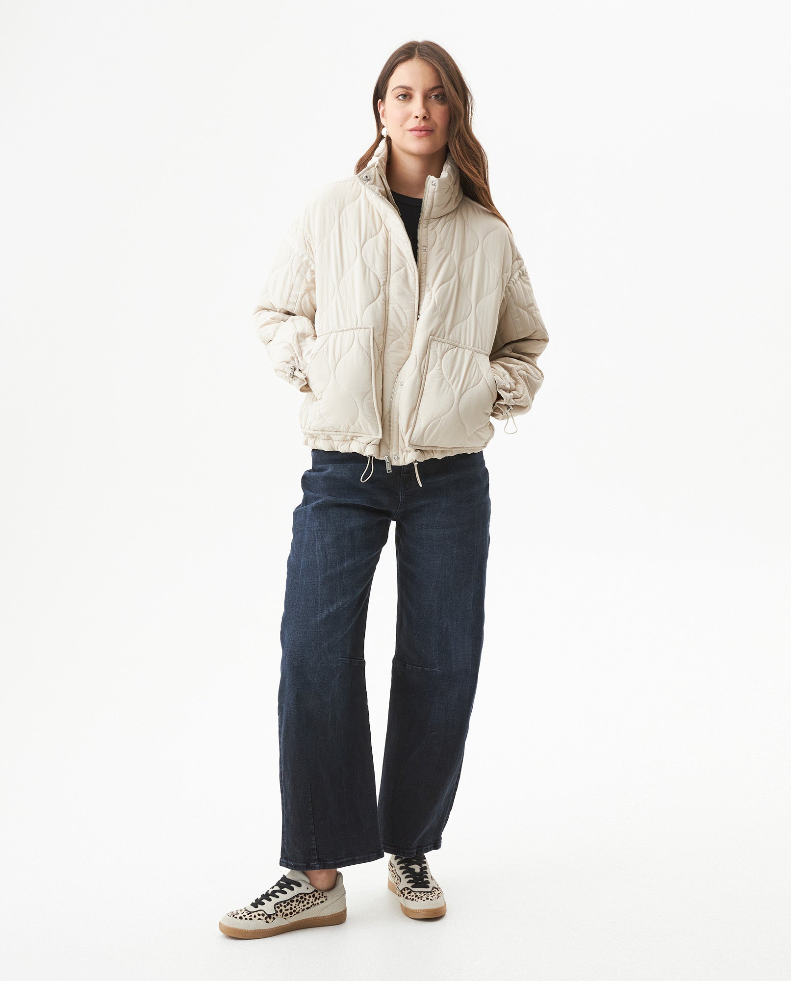 Women's Wave Quilted Adjustable Hem Jacket in Polyamide, Gala - 3
