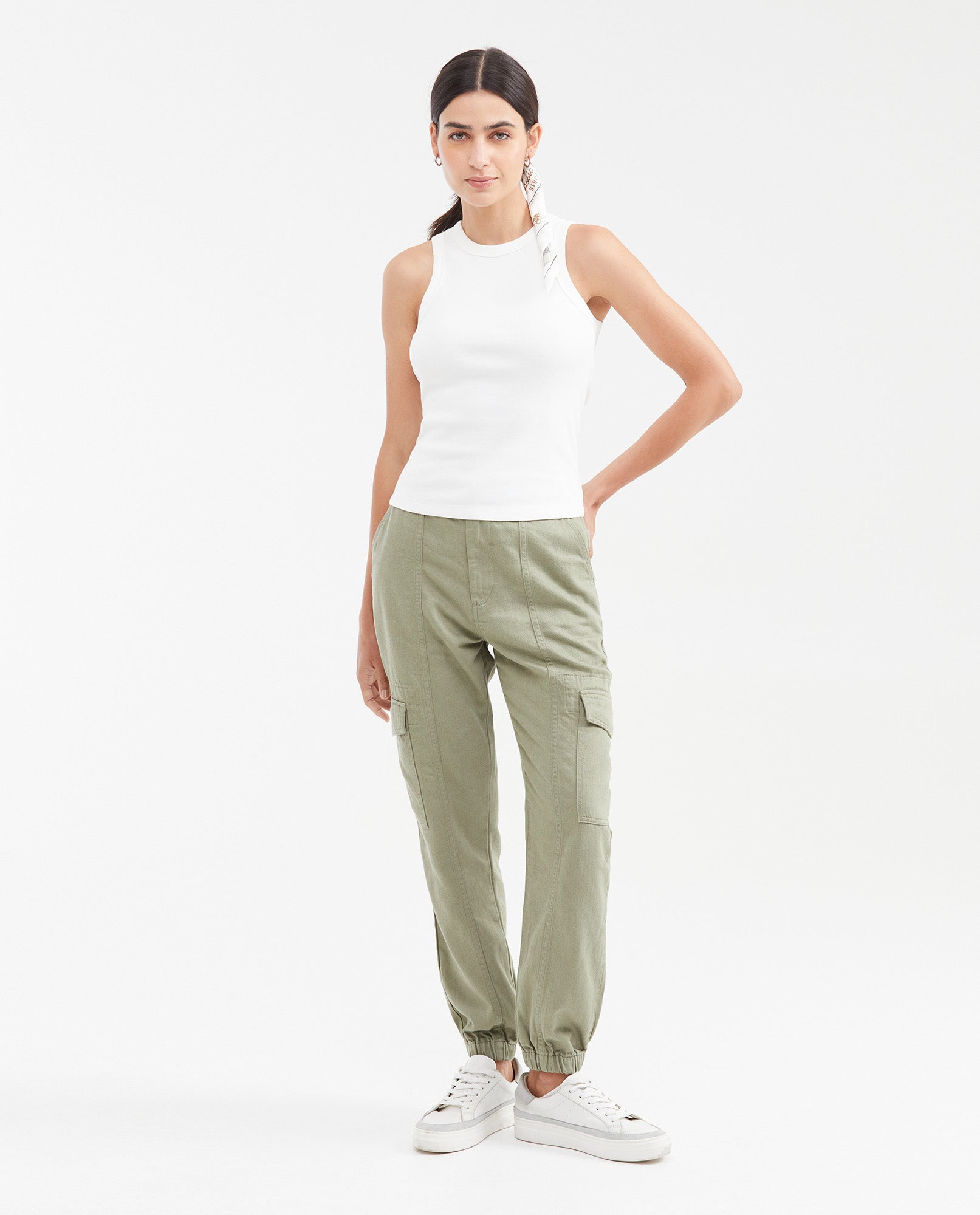 Women's High-Waisted Jogger Pants with Cargo Pockets in Cotton-Viscose-Linen - 2