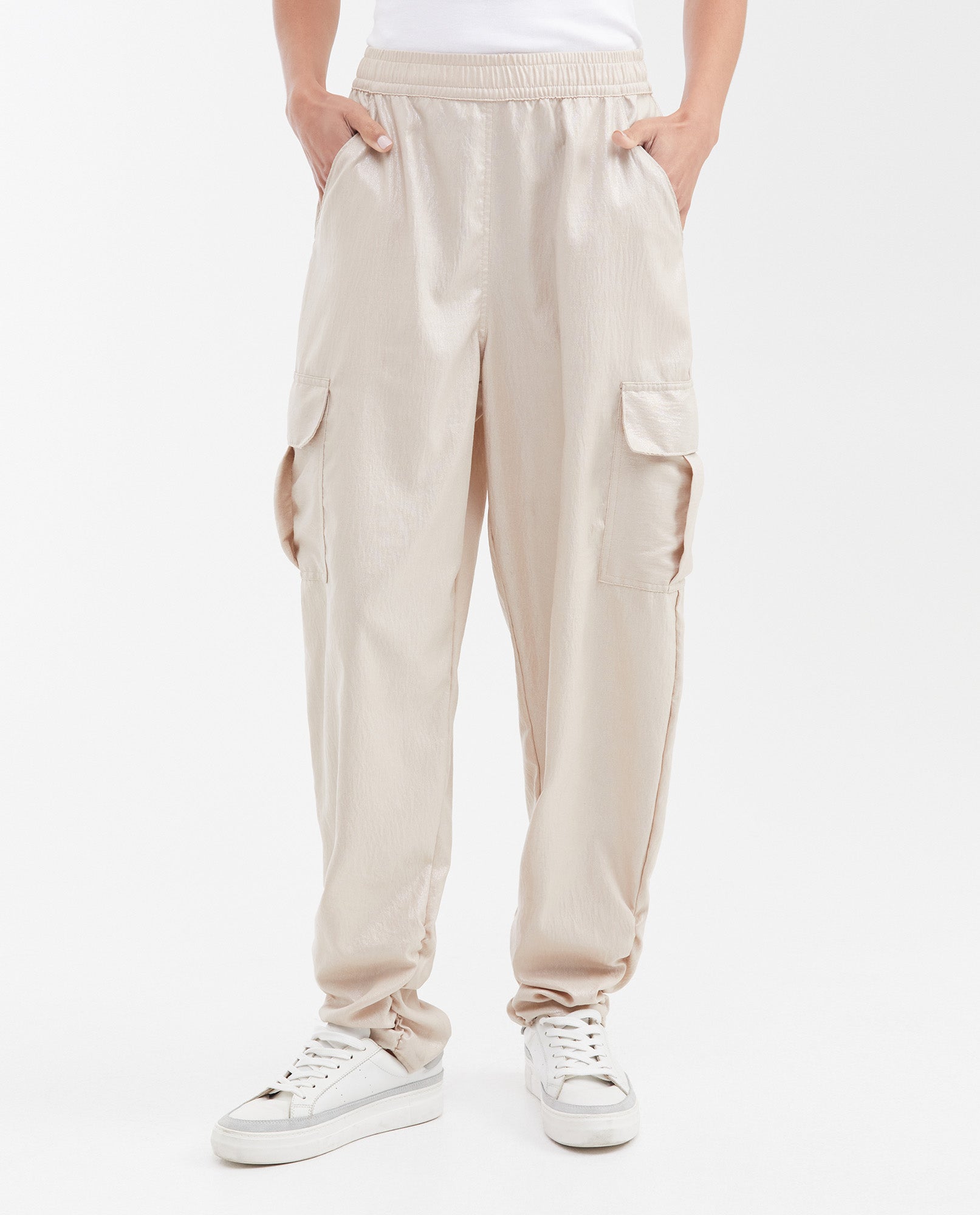 Women's High-Waisted Jogger Pants with Functional Cargo Pockets in Polyester 63_732G006_CRU130907_0