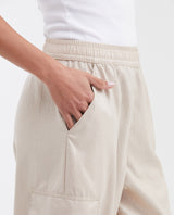 Women's High-Waisted Jogger Pants with Functional Cargo Pockets in Polyester 63_732G006_CRU130907_6