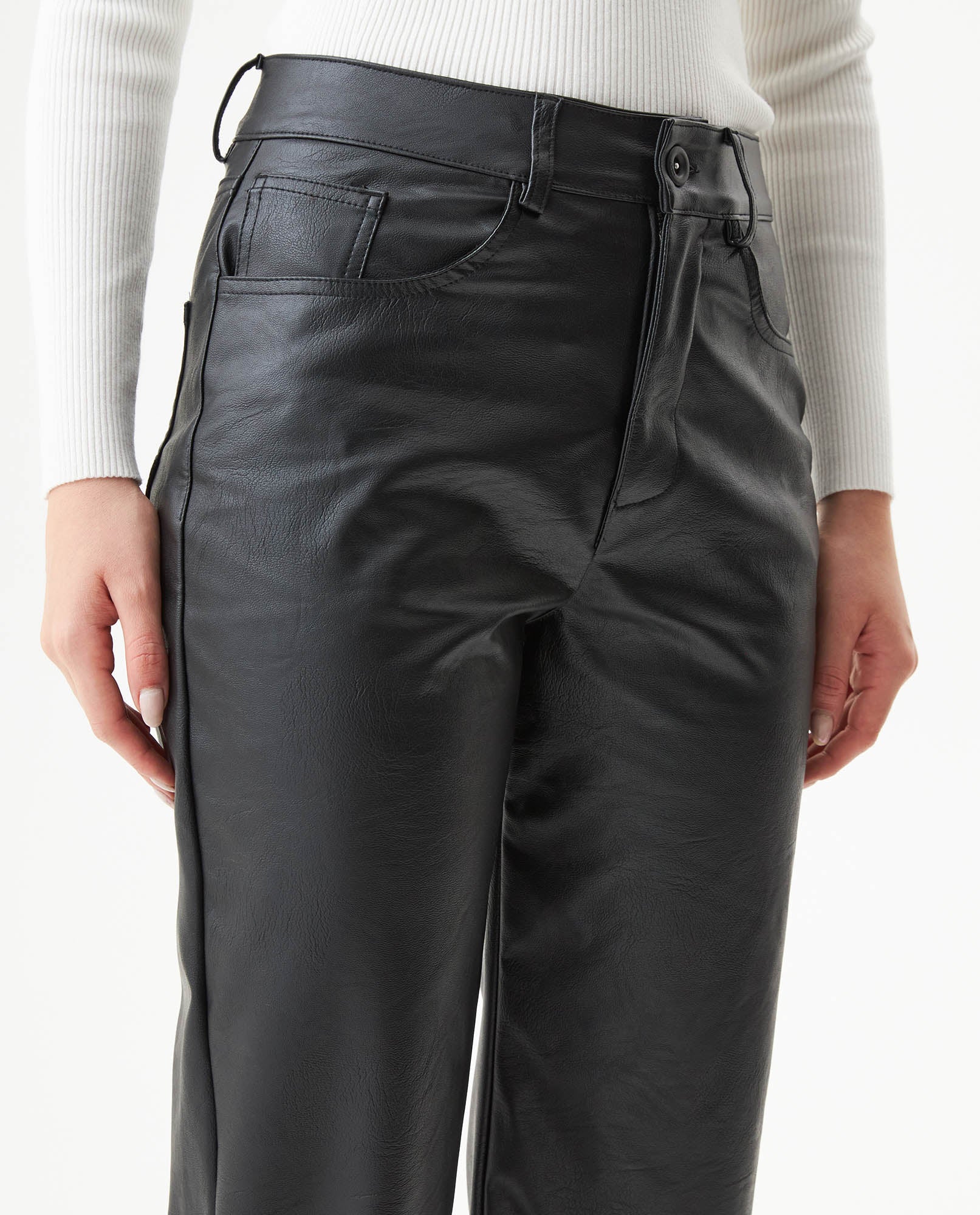 Women's Matte Leather Effect Straight Fit High Rise Pants in Polyurethane-Polyester Blend, Nocturne - 4