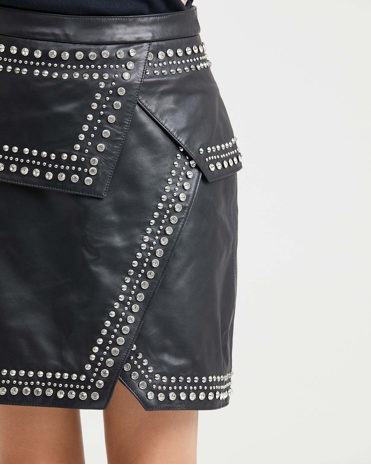 SKIRT WITH STUDS