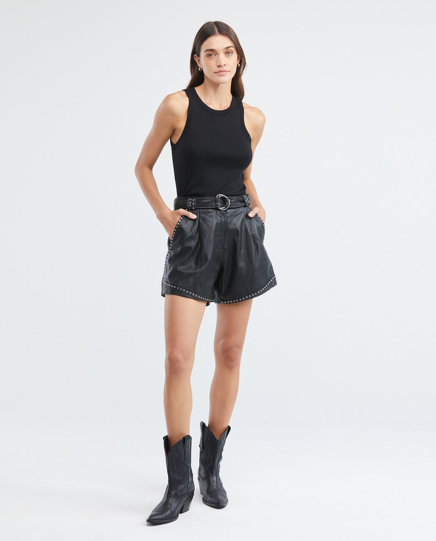 Womens Leather Studded Belt Shorts - Black 63_757F101_NEG194007_3