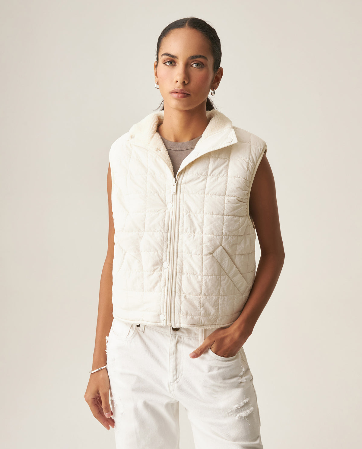 Women´s Reversible Quilted Vest - White 63_769H001_BLA120601_4