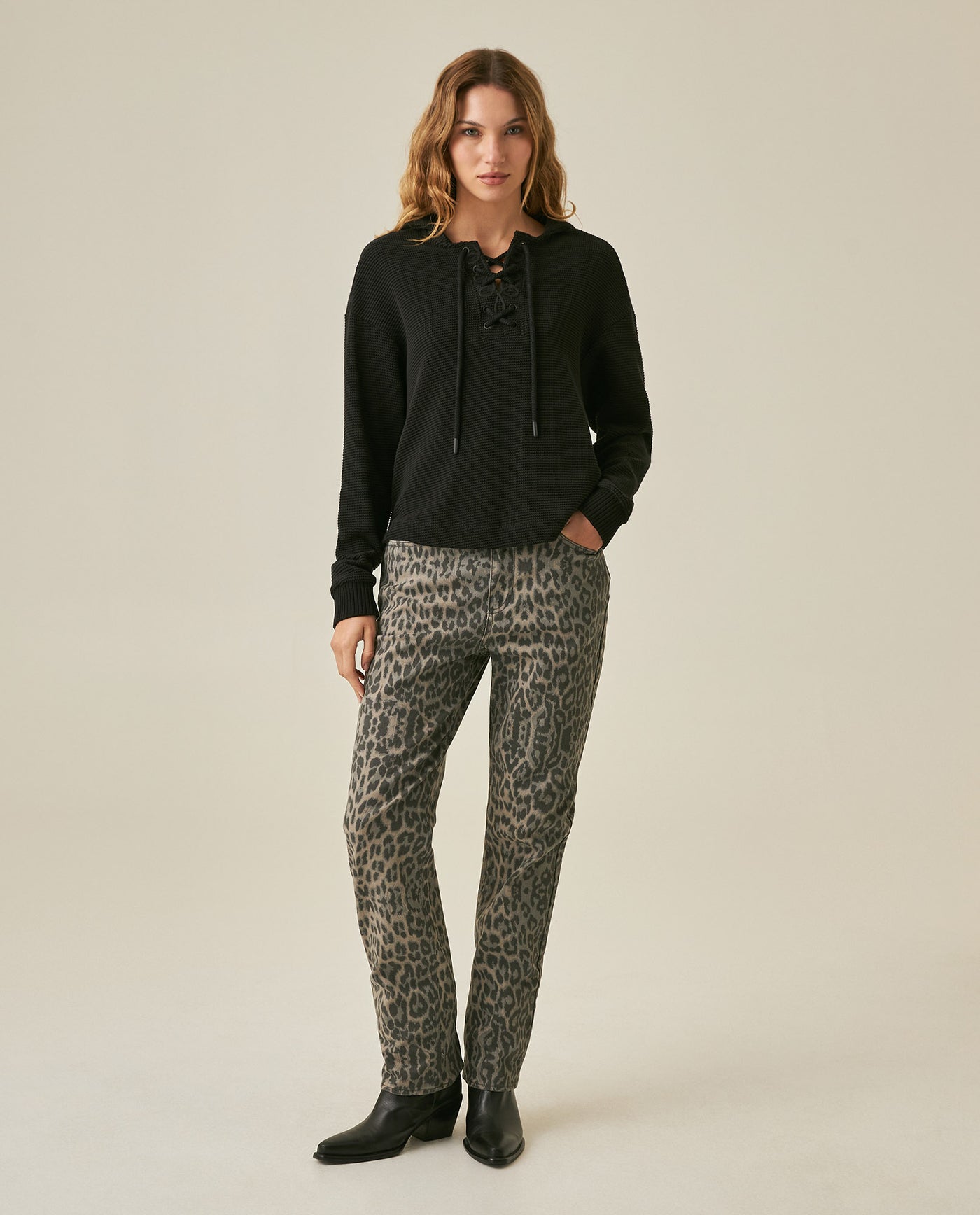 Womens Sweatshirt Closed Wide Silhouette Cotton Blend Waffle Texture - Black 63_781H004_NEG194004_4