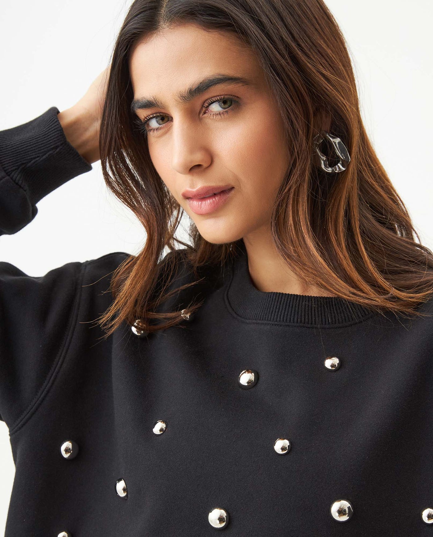 Women's Studded Oversized Crew Neck Sweatshirt in Cotton-Polyester Blend, Plaza - 4
