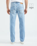 RELAXED FIT HIGH-RISE JEANS IN LIGHT WASH