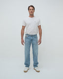 RELAXED FIT HIGH-RISE JEANS IN LIGHT WASH