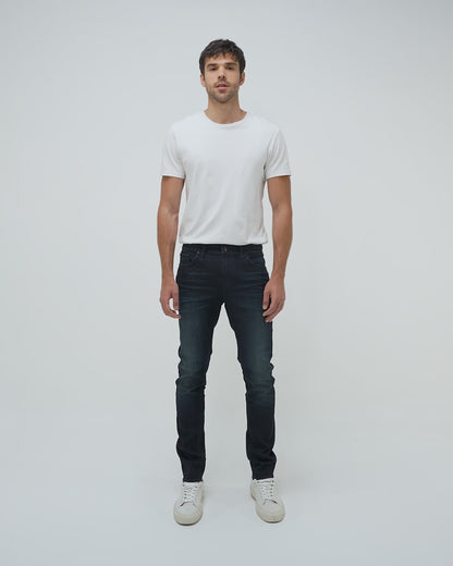 SLIM FIT MID-RISE JEANS IN ULTRA DARK WASH SL0011