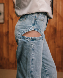 Women's Side Slit Wide Leg Mid Rise Jeans - Blue